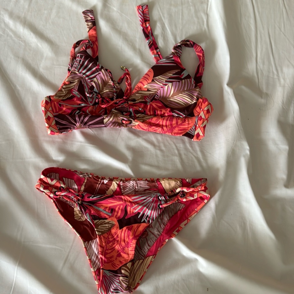 Maaji bikini size M top and S bottoms
